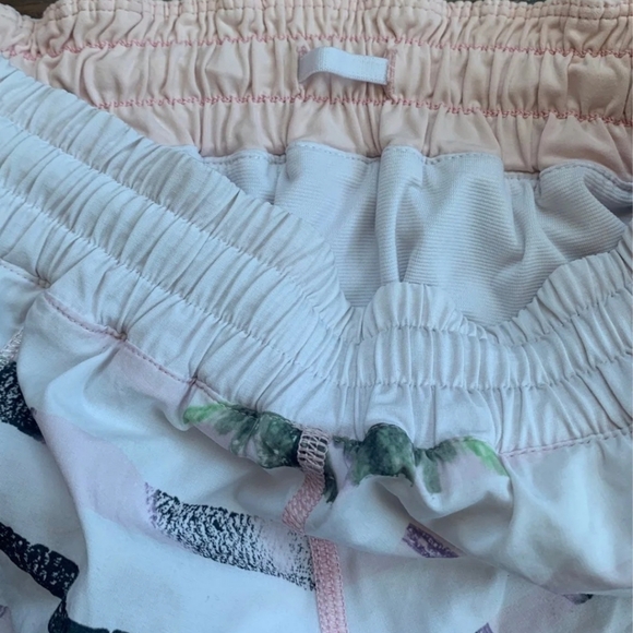 Lululemon Tracker V Limited Edition Shorts 6/S - Picture 3 of 9